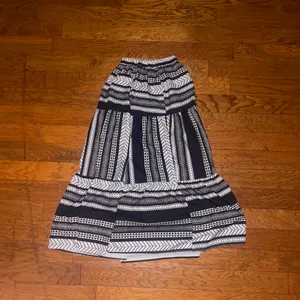 Black & White Maxi Skirt Size L thumbnail 2