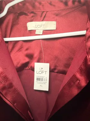 NWT LOFT Burgundy Satin Button Front Blouse Women XL Long Sleeve thumbnail 4