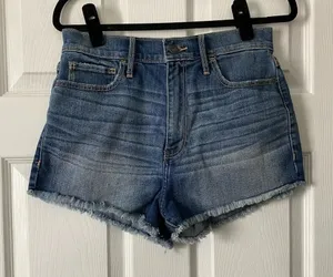 Abercrombie and‎ Fitch Raw Hem Shorts Size 6/28 thumbnail 1