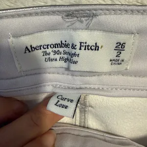 Abercrombie &‎ Fitch 90's Straight Ultra High Rise Vegan Leather Pants Silver 26 thumbnail 3