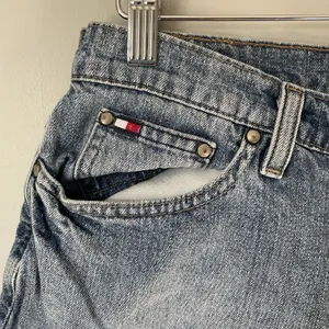 Tommy Hilfiger Vintage Boyfriend Denim Shorts 100% Cotton Blue Women's Size 8 thumbnail 5