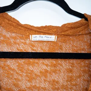 Free People We The Free Copper Orange Ocean Air Hacci Sweater Size Medium thumbnail 4
