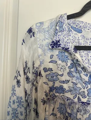 Daytrip Blue Floral Blouse Buckle  thumbnail 3