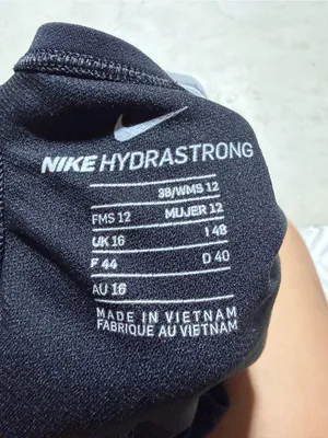 Nike hydrastrong Women’s Black One-Piece Swimsuit 12 thumbnail 9