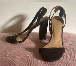Black Heels thumbnail 1