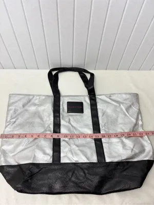 Victorias Secret Large‎ Silver & Black Weekender Get Away Travel Tote Bag thumbnail 8
