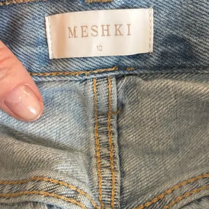 Meshki Light Blue Denim Jeans with Contrast Stitching thumbnail 4