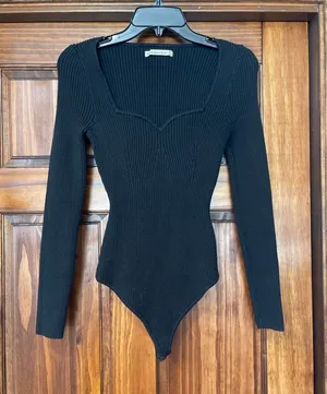 Abercrombie & Fitch knit Sweetheart neckline bodysuit M thumbnail 1