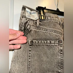 NWT FREE PEOPLE We The Free Olsen Cuffed Crop Barrel Jeans - Slate $128 thumbnail 8