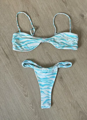 Triangl Stell Bikini Set thumbnail 1