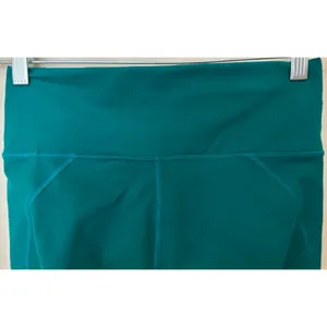 Fabletics Teal Cropped High Waist Athletic Leggins Women's Sz Medium thumbnail 8