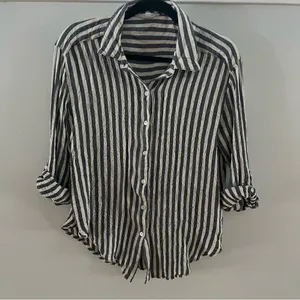Jane and Delancey Blouse,Striped Size Large. Roll up sleeve button option! thumbnail 2
