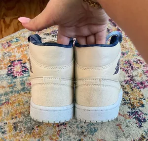 Nike Jordan Air 1 Mids thumbnail 4