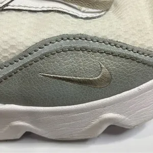 Nike‎ RYZ 365 white metallic sneakers size 9 thumbnail 7