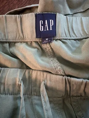Women’s Gap Shorts thumbnail 3