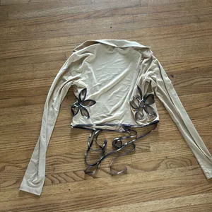 I am Gia flower cut out wrap around top thumbnail 3