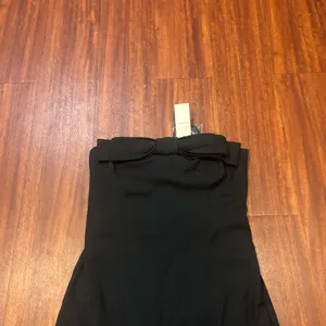 Abercrombie & Fitch Column Bow-Front Maxi Dress thumbnail 3