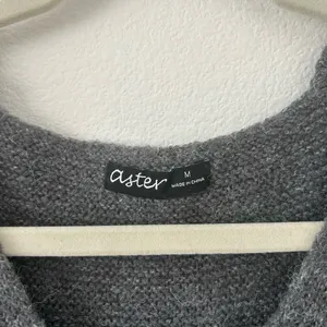 Aster Button Front Gray Sweater Vest Size M thumbnail 4