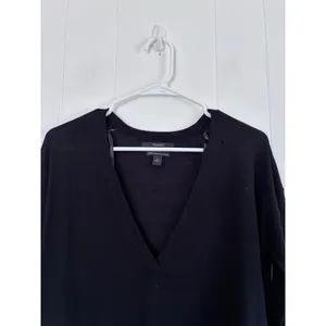 Tahari Black Extrafine Merino Wool V-Neck Tunic Sweater Womens Small Side Slit thumbnail 3