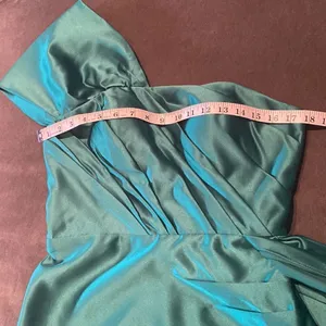 Women’s Green One Shoulder Full Length Mermaid Fit Formal Dress Size 6 thumbnail 9