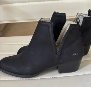 JBU by Jambu Parker Black Vegan Nubuck V-Cut Ankle Boots 9M JS17PKR01 thumbnail 1