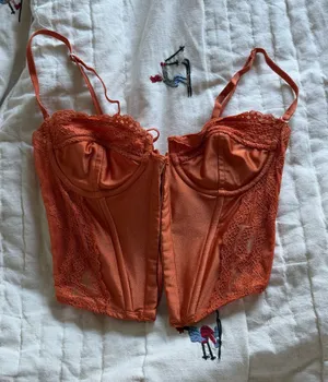 Edikted Corset Top thumbnail 1