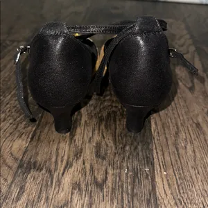 Elegant Black and Gold Women's Shoes thumbnail 2