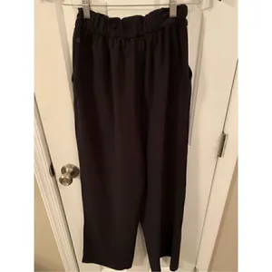 Lululemon black high waisted pants with pockets no size tag fits 0-2 thumbnail 5