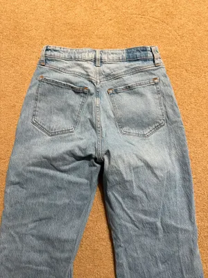 Abercrombie & Fitch The 90s Relaxed Jean Curve Love in Light Blue Wash thumbnail 4