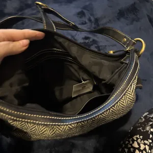 Chaps Black and Gray Herringbone Wool Blend Shoulder Bag thumbnail 6