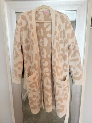 Pink lily cheetah print robe thumbnail 1