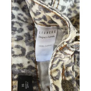 Lioness Leopard Cheetah Animal Print Denim 100% Cotton Jeans Pants Womens XS thumbnail 14