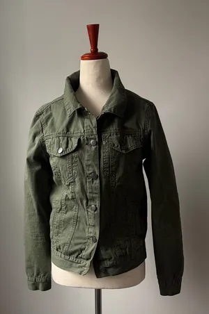 Brandy Melville Green Jean Jacket Size Small Relaxed Fit Cotton thumbnail 1
