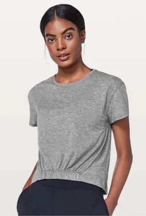 Lululemon Short Notice Tee in Heathered Black thumbnail 1