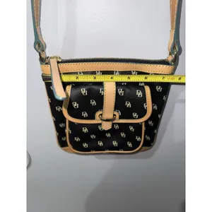 Dooney & Bourke MONOGRAMMED TAN BLACK LEATHER‎ CROSSBODY BAG MINT P thumbnail 4