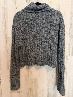 Urban Outfitters Women’s M/M Gray Chunky Knit Cropped Cowl Neck Sweater thumbnail 9