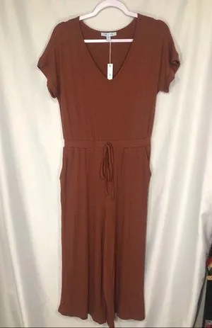Flowy capris jumpsuit thumbnail 1