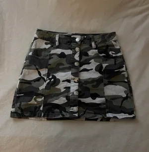 skirt Size 10 thumbnail 1