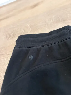 Lululemon Scuba High Rise Shorts Size 8 thumbnail 5