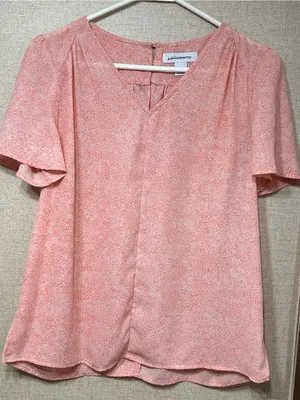 Liz Claiborne Coral Pink V-Neck Short Sleeve Blouse thumbnail 1