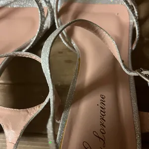 L Lorraine Berkly Silver Rhinestone Shoes Formal Prom Wedding kitten Heels Sz 9 thumbnail 8