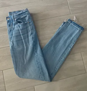 American Eagle Super High Rise Straight Jeans thumbnail 1