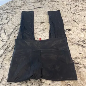 Spanx Faux‎ Leather Leggings in Size Large thumbnail 5