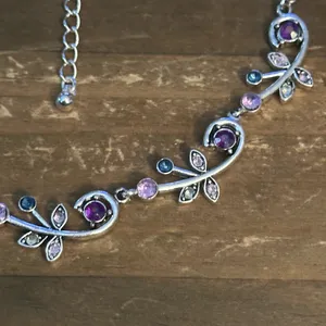 Avon Sparkly Vine silver tone gemstone necklace thumbnail 4