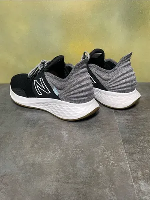 New Balance Women's Fresh Foam Roav T-Shirt Black/Gray Sneakers Size 9.5B thumbnail 9
