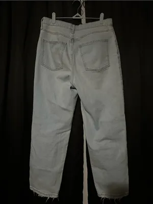 Universal Threads Light Blue Distressed High-Rise Women’s Jeans thumbnail 9
