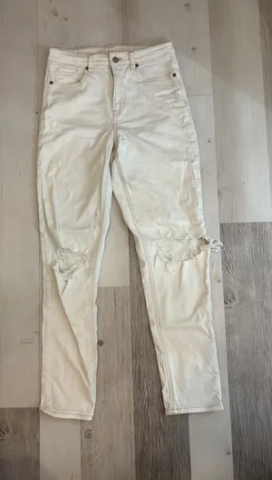 American Eagle White Beige Ripped Jeans 4 Extra Long thumbnail 1