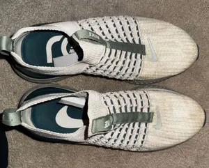 Nike Women’s white and Green Shoes thumbnail 1