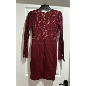 Lulu’s “Swoon-er or Later” Lace V-Neck Bodycon Dress thumbnail 5