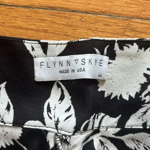 Flynn Skye floral patterned pants thumbnail 2